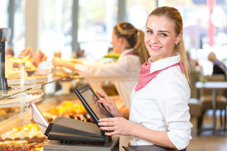 Why Quick Serve Restaurant Owners Should Evaluate the Cost of Handling Cash